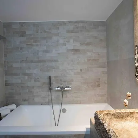 Jakie Villa Plintri